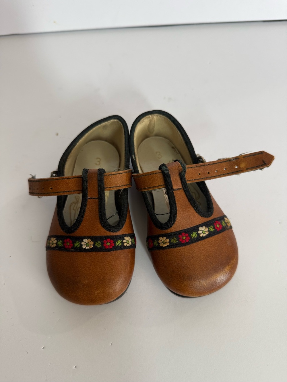 VTG Miss Gina Baby Brown Leather Mary Jane Shoes with Floral Trim